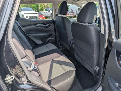 Used 2020 Nissan Rogue Sport SV FWD image 11