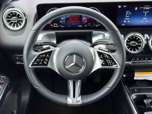 Used 2025 Mercedes-Benz GLB 250 image 11