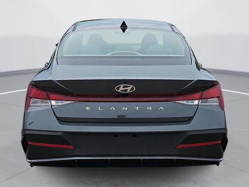 New 2026 Hyundai Elantra SE FWD image 6