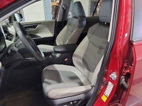 Used 2024 Toyota RAV4 XLE Premium w/ Weather Package AWD/4WD image 17