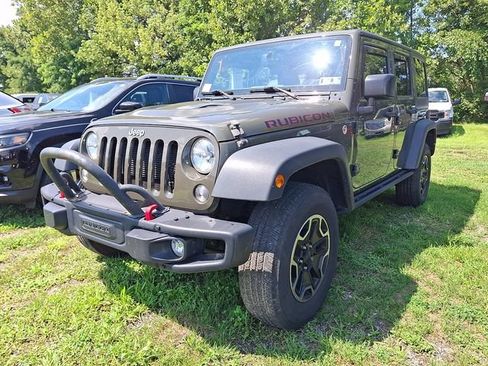 Used 2015 Jeep Wrangler Unlimited Rubicon AWD/4WD image 3