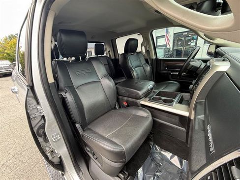 Used 2015 RAM 1500 Laramie w/ Convenience Group AWD/4WD image 31