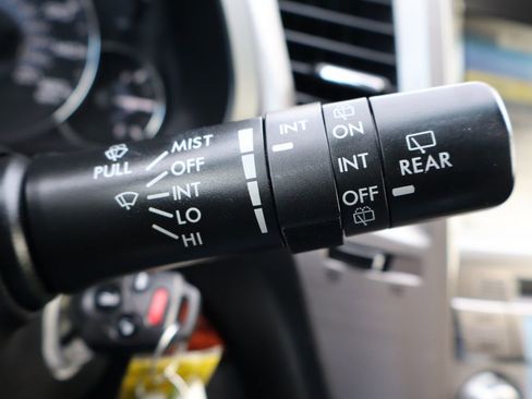 Used 2010 Subaru Outback 3.6R Limited image 32