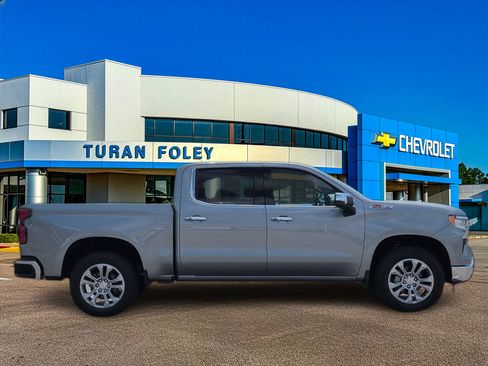New 2026 Chevrolet Silverado 1500 LTZ w/ LTZ Premium Package AWD/4WD image 6