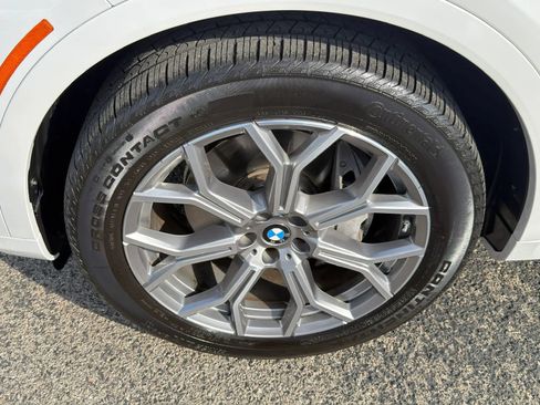 Used 2021 BMW X7 xDrive40i w/ Premium Package AWD/4WD image 11