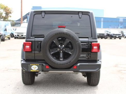 Used 2022 Jeep Wrangler Unlimited Sport AWD/4WD image 4