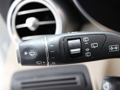 Used 2022 Mercedes-Benz GLC 300 4MATIC image 21