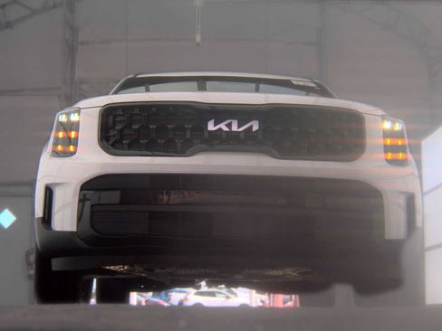 Used 2024 Kia Telluride EX X-Line AWD/4WD image 11