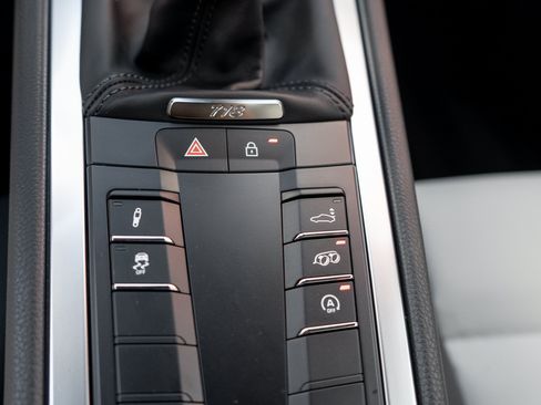 Used 2024 Porsche 718 Cayman RWD image 30