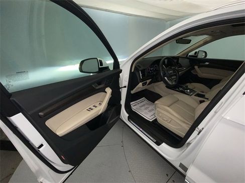 Used 2024 Audi Q5 2.0T Premium Plus image 11