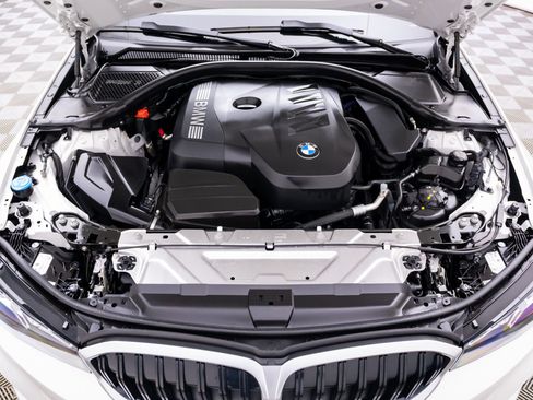 Certified 2025 BMW 330i xDrive Sedan w/ Premium Package AWD/4WD image 31