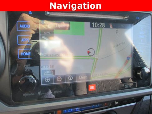 Used 2017 Toyota Tacoma TRD Sport image 13