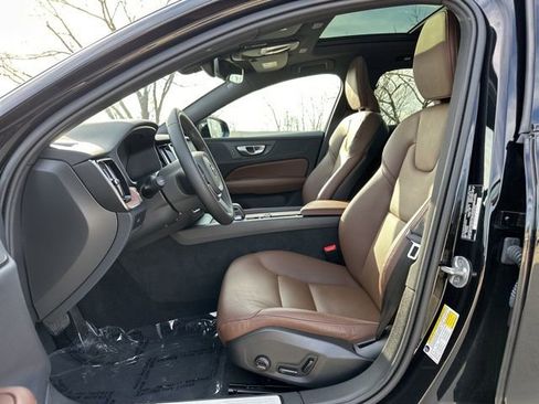 Certified 2025 Volvo V60 B5 Cross Country Plus image 18