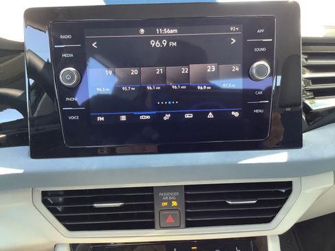 New 2025 Volkswagen Jetta SE image 17