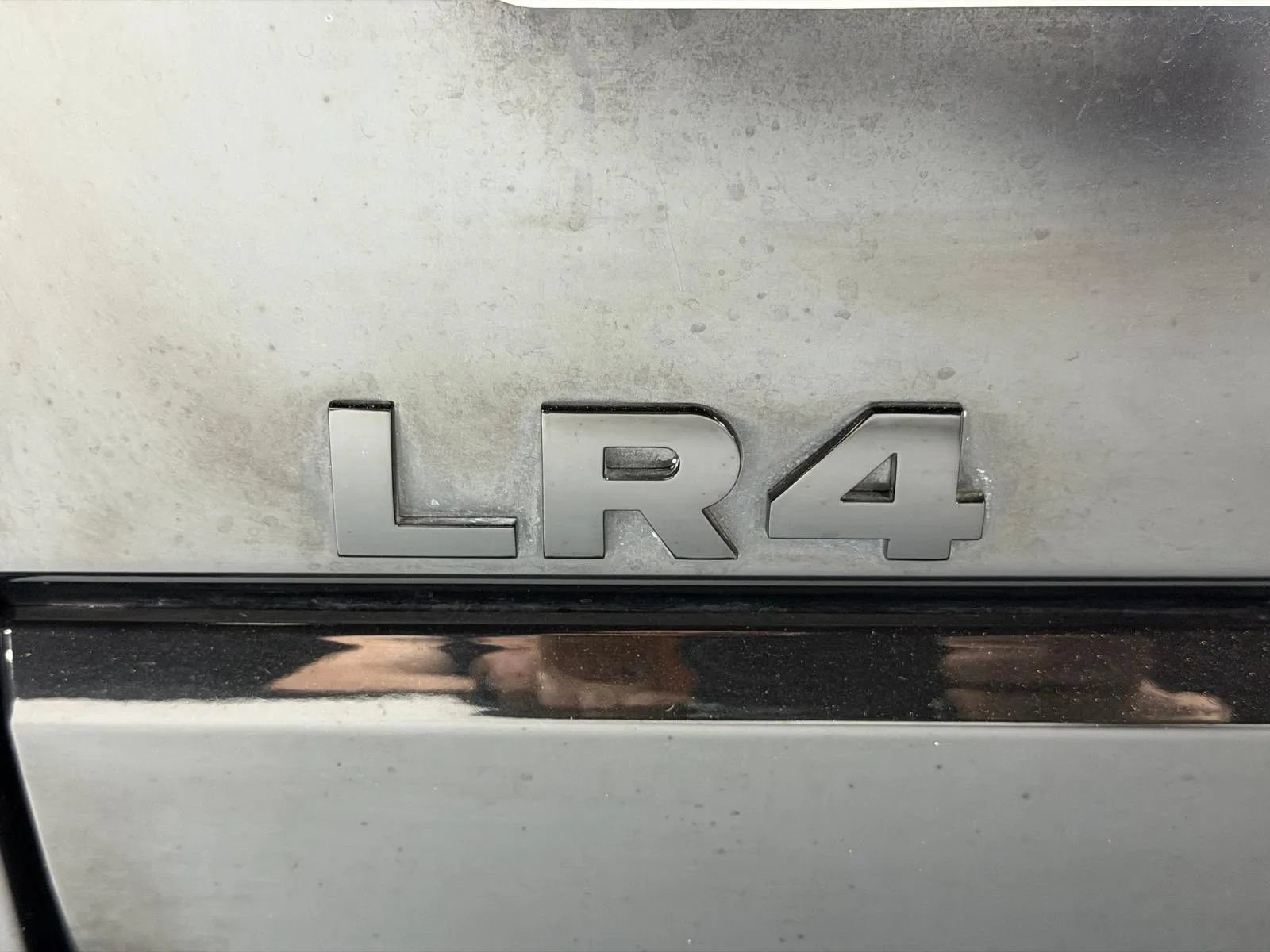 Used 2015 Land Rover LR4 HSE AWD/4WD image 10