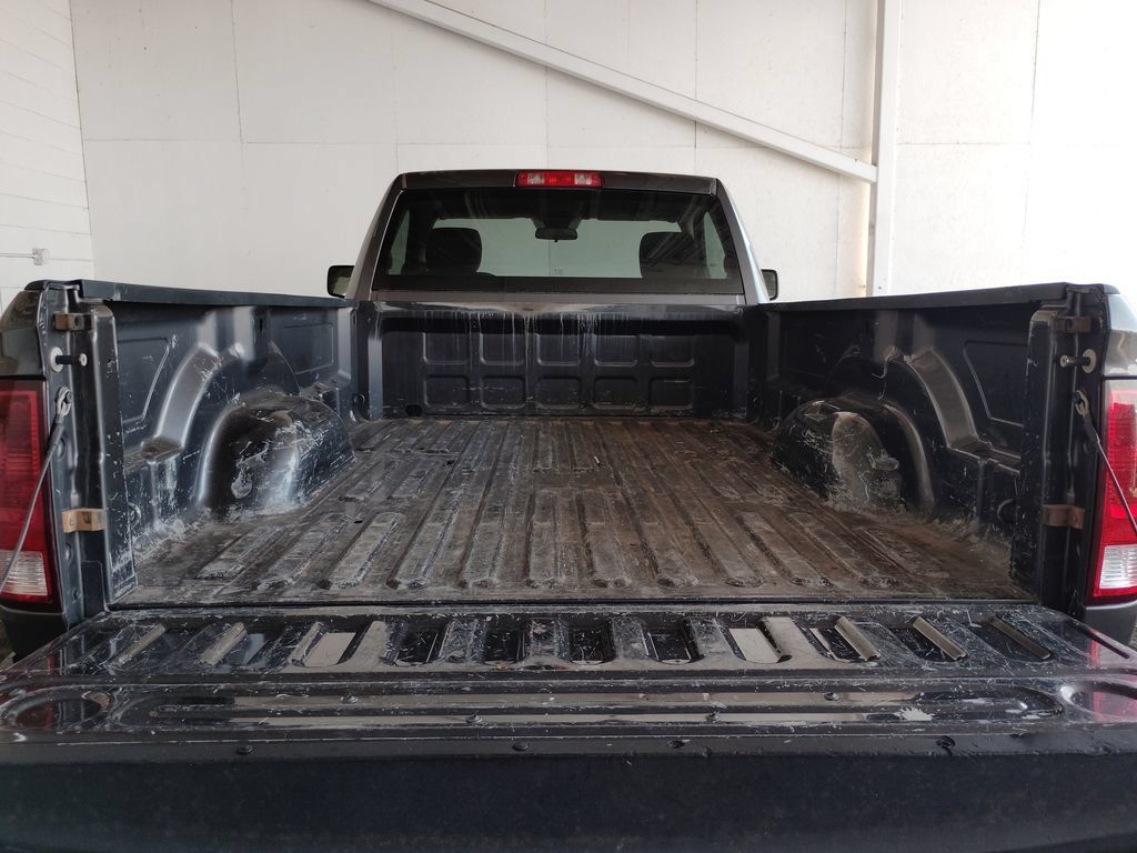 Used 2018 RAM 1500 Express AWD/4WD image 16