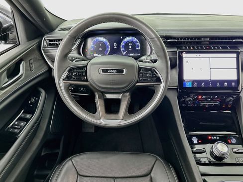 Used 2023 Jeep Grand Cherokee Overland AWD/4WD image 24