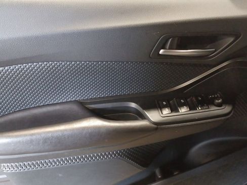 Used 2018 Toyota C-HR XLE image 6