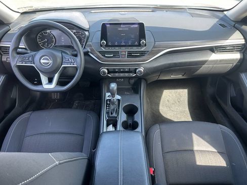 Used 2025 Nissan Altima 2.5 SV FWD image 29