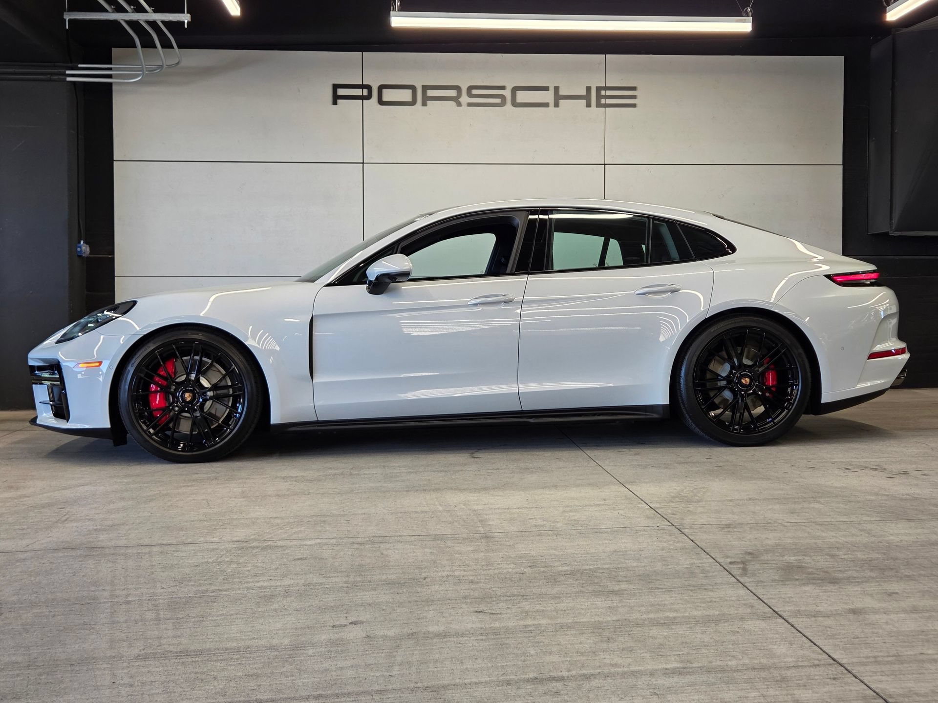 New 2026 Porsche Panamera GTS AWD/4WD image 2