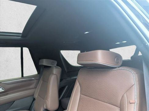 Used 2023 Chevrolet Tahoe High Country AWD/4WD image 13