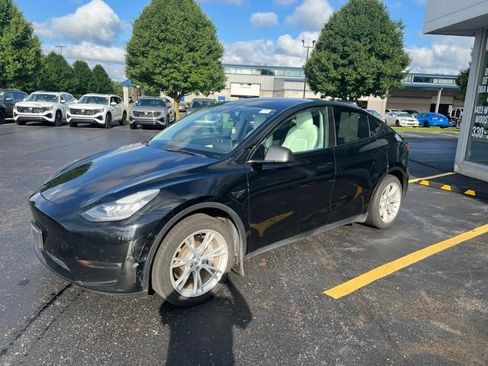 Used 2021 Tesla Model Y Long Range AWD/4WD image 7