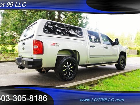 Used 2010 Chevrolet Silverado 1500 LT w/ Power Pack Plus AWD/4WD image 9