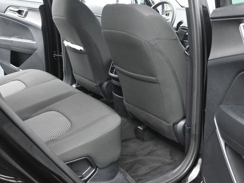 Used 2025 Kia Sportage LX image 14