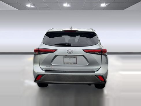 Used 2021 Toyota Highlander XLE FWD image 10
