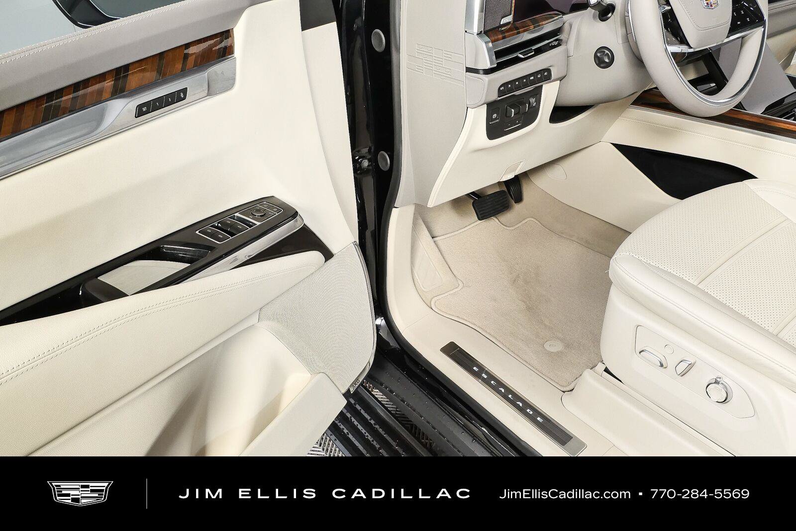 New 2026 Cadillac Escalade Platinum Sport w/ LPO, ONYX Package AWD/4WD image 9
