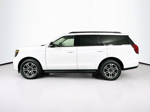 Used 2025 Ford Expedition Active AWD/4WD image 4