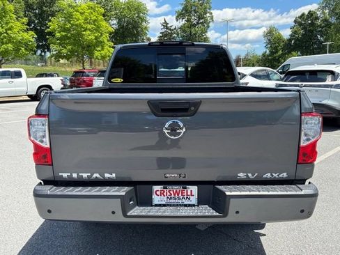 Used 2021 Nissan Titan SV w/ SV Convenience Package AWD/4WD image 6