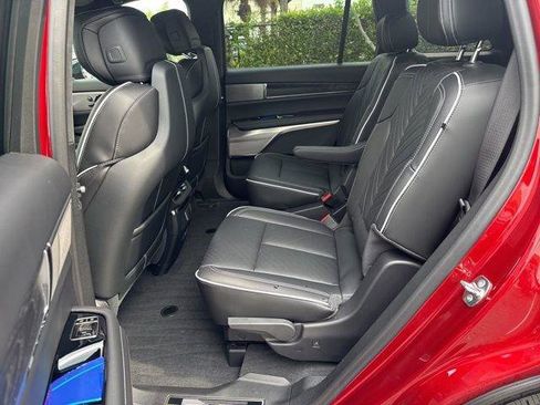 New 2026 Cadillac Vistiq Platinum image 17