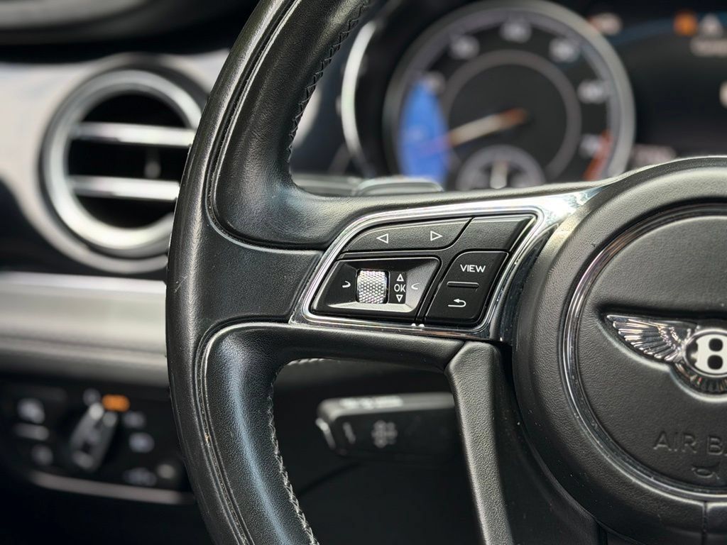 Used 2019 Bentley Bentayga AWD/4WD image 45