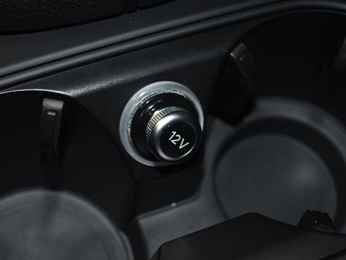 Certified 2025 Porsche Cayenne image 18