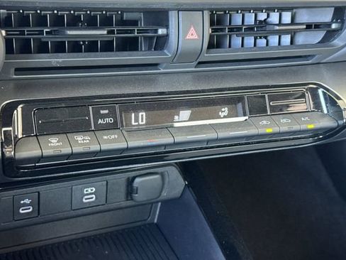 Used 2023 Toyota Prius LE AWD/4WD image 19