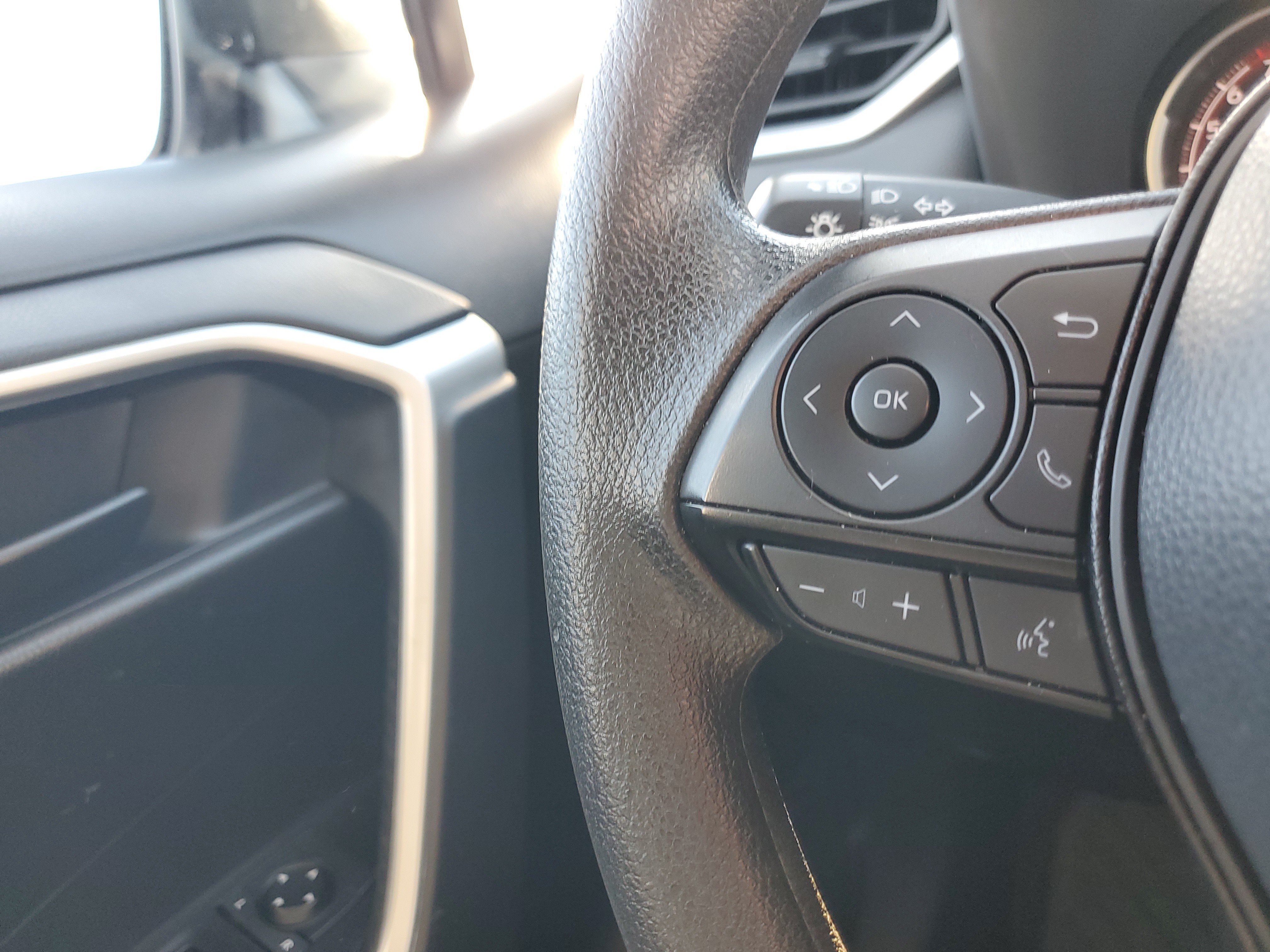 Certified 2025 Toyota RAV4 LE AWD/4WD image 22