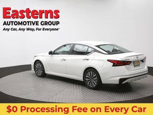 Used 2025 Nissan Altima 2.5 SV FWD image 63