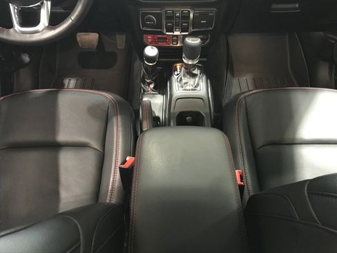 Used 2020 Jeep Gladiator Rubicon image 15