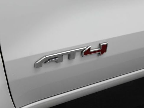 New 2025 GMC Canyon AT4 AWD/4WD image 13