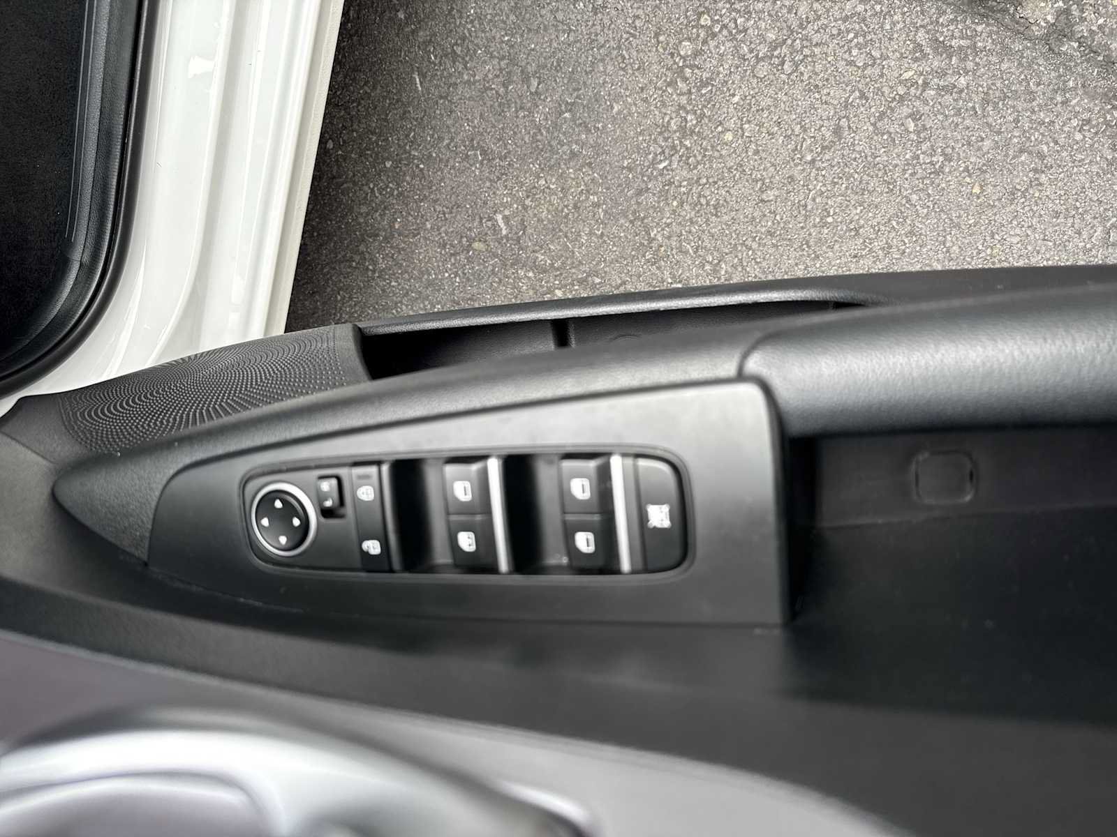 Used 2024 Kia Forte LXS FWD image 13