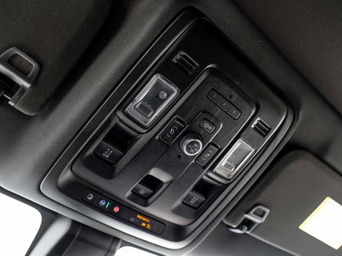 Used 2021 Chevrolet Tahoe Premier w/ Premium Package image 27