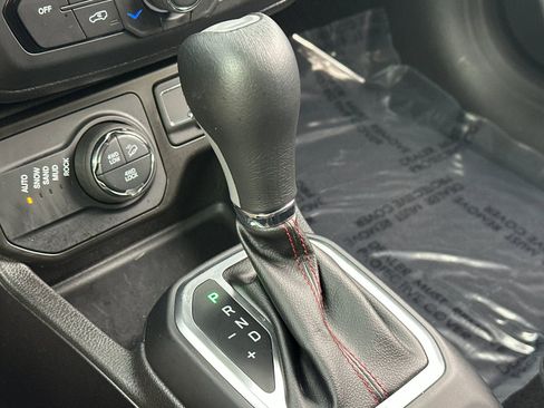 Used 2023 Jeep Renegade Trailhawk w/ Trailer Tow Group image 21