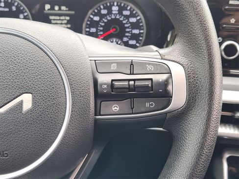 Used 2023 Kia K5 LXS image 28