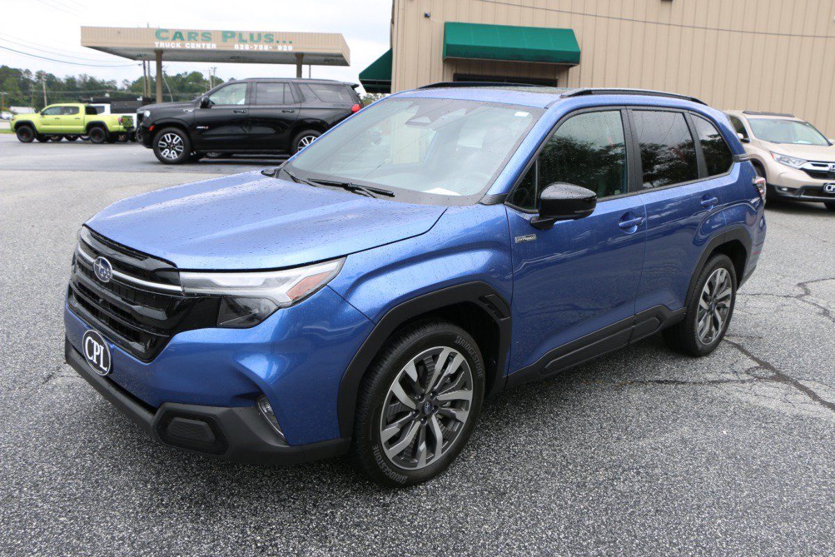 Used 2025 Subaru Forester Touring AWD/4WD image 1