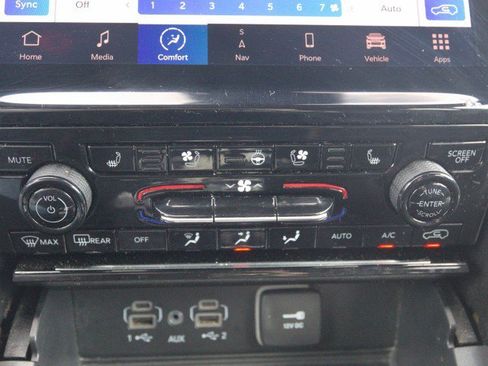 Used 2024 Jeep Grand Cherokee L Limited w/ Luxury Tech Group II AWD/4WD image 30