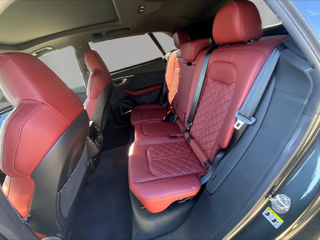 Used 2023 Audi SQ8 Prestige AWD/4WD image 22