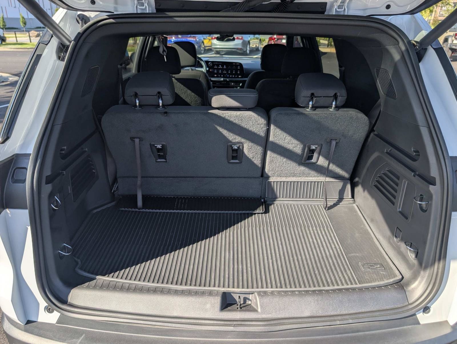 Used 2024 Chevrolet Traverse LT w/ Trailering Package FWD image 10