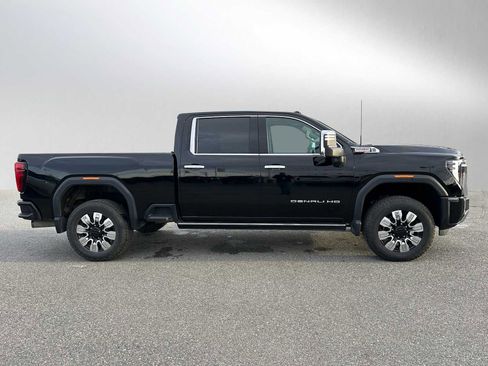Used 2024 GMC Sierra 2500 Denali w/ Denali Reserve Package image 2