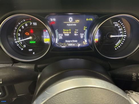 Used 2021 Jeep Wrangler Unlimited Sahara w/ Dual Top Group image 15